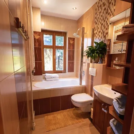 With Private Hot Tub And Garden *